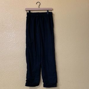 Boy’s windbreaker pants ⛄️